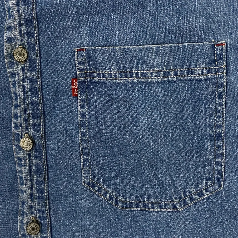 Vintage Levis Denim Shirt Mens Small Blue Metal Button Up Western Utility